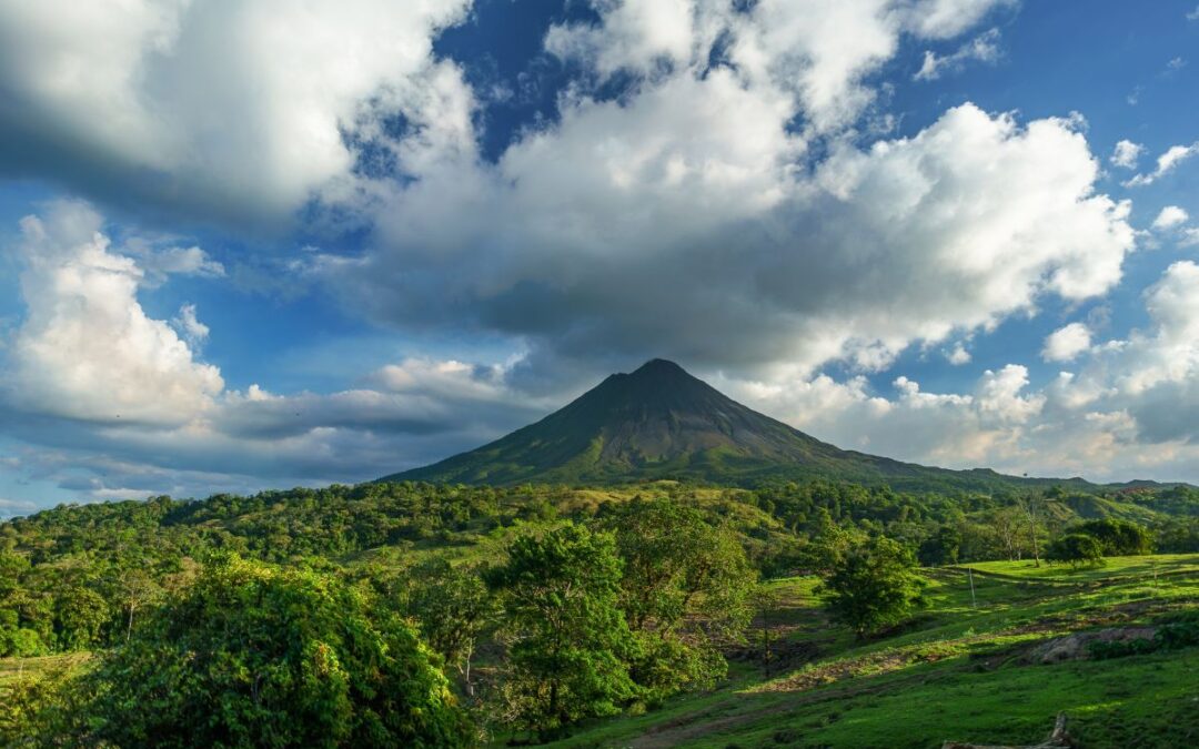 Costa Rica eco-aventura: Volcanes, selva y playas en 10 días