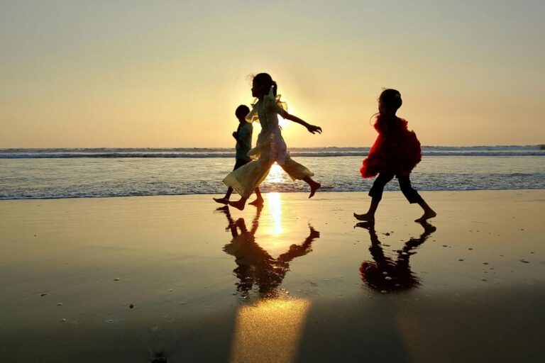 Viajar con niños: destinos family-friendly y consejos prácticos