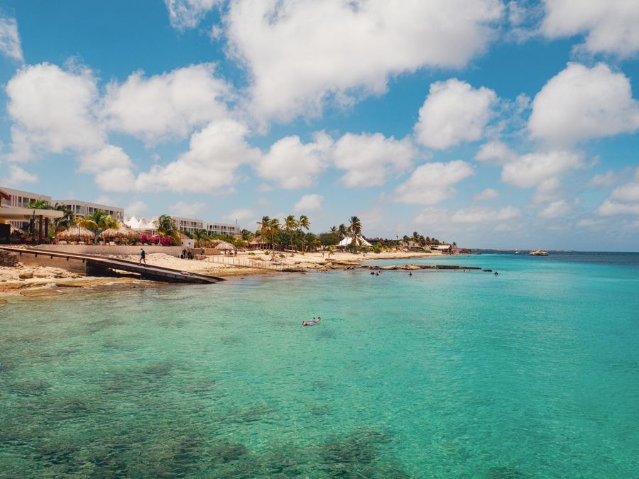 Imagen de Destinos caribeños sin visa para hispanos en Estados Unidos 2026