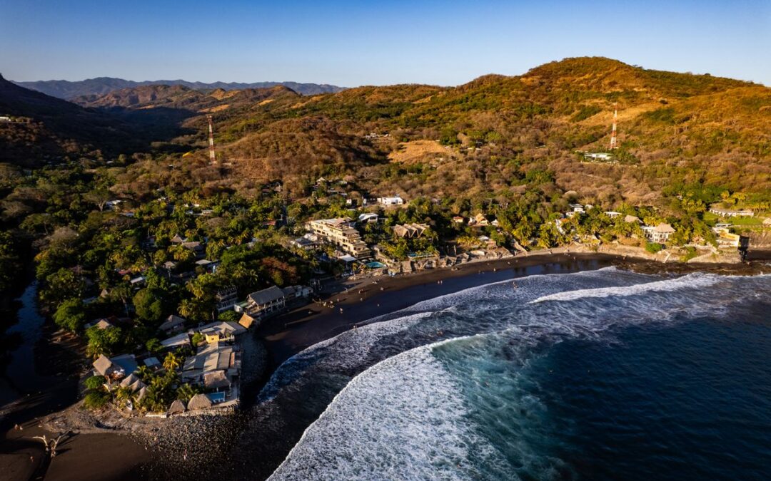 Destinos de playa en Centroamérica con vuelos directos y cortos desde EE.UU.